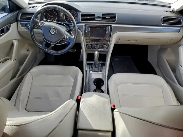 1VWAA7A33JC009517 2018 VOLKSWAGEN PASSAT - Image 8