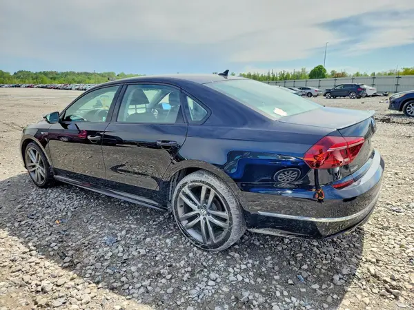 1VWAA7A33JC009890 2018 VOLKSWAGEN PASSAT - Image 2
