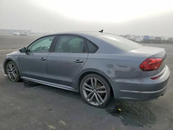 1VWAA7A33JC011607 2018 VOLKSWAGEN PASSAT - Image 2