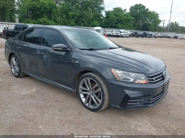 1VWAA7A33JC012899 2018 VOLKSWAGEN PASSAT - Image 1