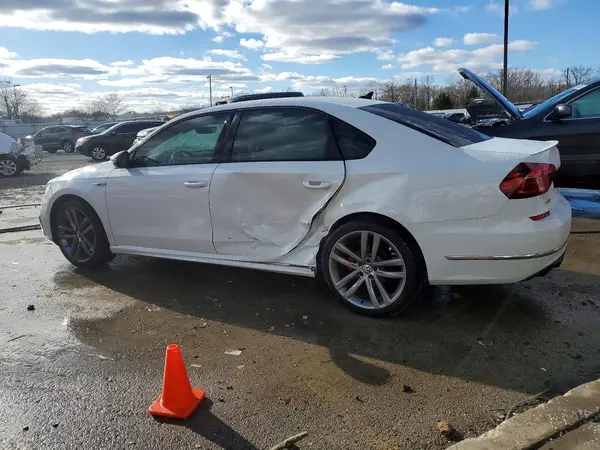 1VWAA7A33JC013597 2018 VOLKSWAGEN PASSAT - Image 2