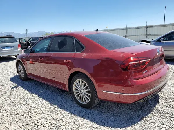 1VWAA7A33JC015320 2018 VOLKSWAGEN PASSAT - Image 2