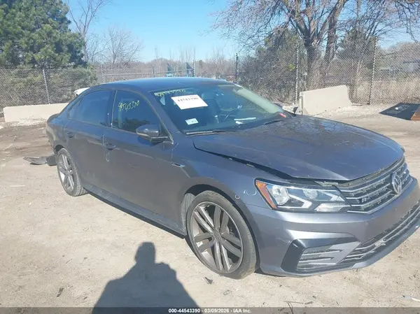 1VWAA7A33JC022722 2018 VOLKSWAGEN PASSAT - Image 1
