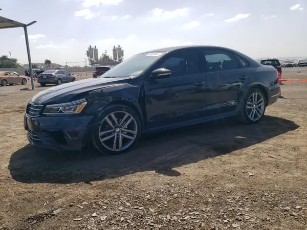1VWAA7A33JC025149 2018 VOLKSWAGEN PASSAT - Image 1