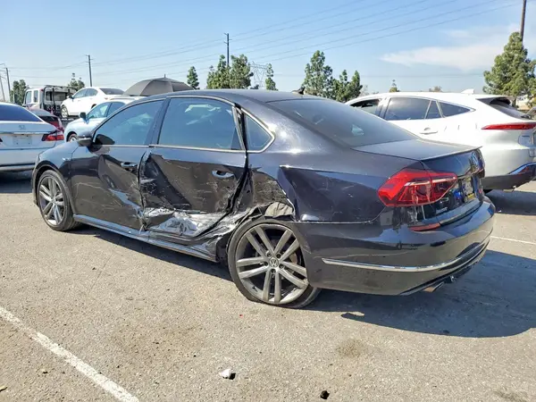 1VWAA7A33JC028357 2018 VOLKSWAGEN PASSAT - Image 2