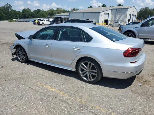 1VWAA7A33JC030173 2018 VOLKSWAGEN PASSAT - Image 2
