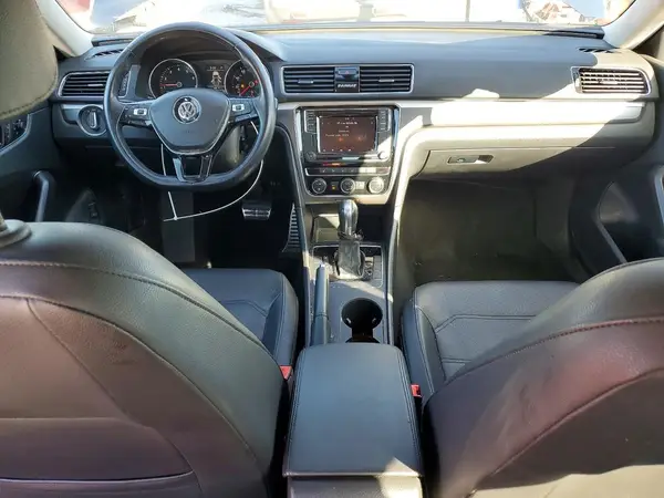 1VWAA7A33JC036054 2018 VOLKSWAGEN PASSAT - Image 8