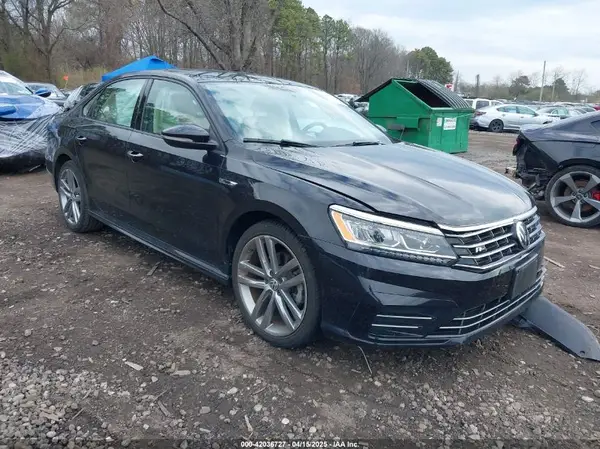 1VWAA7A33JC037639 2018 VOLKSWAGEN PASSAT - Image 1
