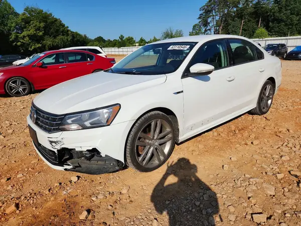 1VWAA7A33JC040704 2018 VOLKSWAGEN PASSAT - Image 1