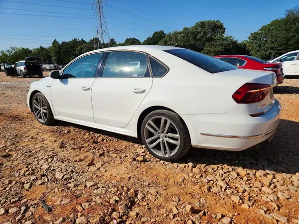 1VWAA7A33JC040704 2018 VOLKSWAGEN PASSAT - Image 2