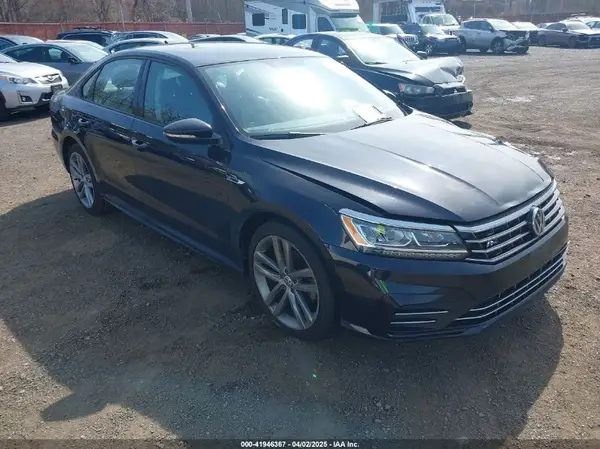 1VWAA7A33JC042324 2018 VOLKSWAGEN PASSAT - Image 1