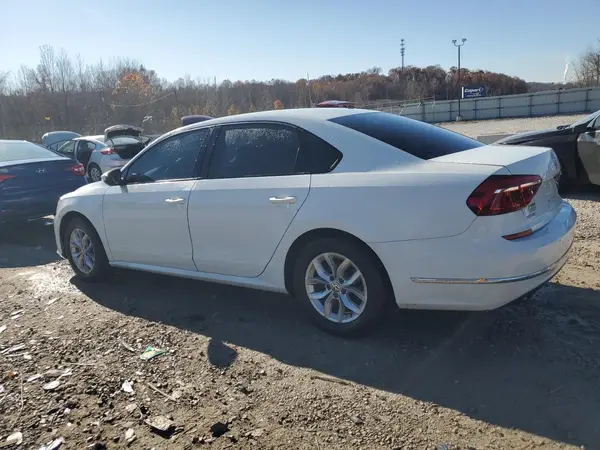 1VWAA7A33JC048205 2018 VOLKSWAGEN PASSAT - Image 2