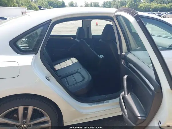 1VWAA7A33JC049614 2018 VOLKSWAGEN PASSAT - Image 8