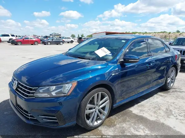 1VWAA7A34JC009932 2018 VOLKSWAGEN PASSAT - Image 2