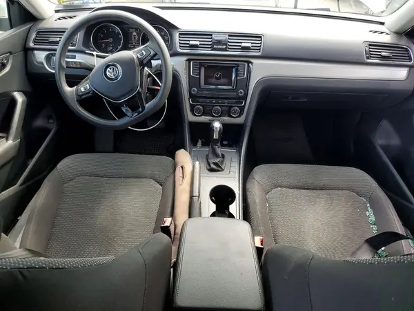 1VWAA7A34JC011602 2018 VOLKSWAGEN PASSAT - Image 8