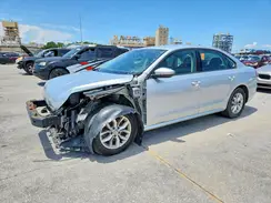 1VWAA7A34JC015553 2018 VOLKSWAGEN PASSAT