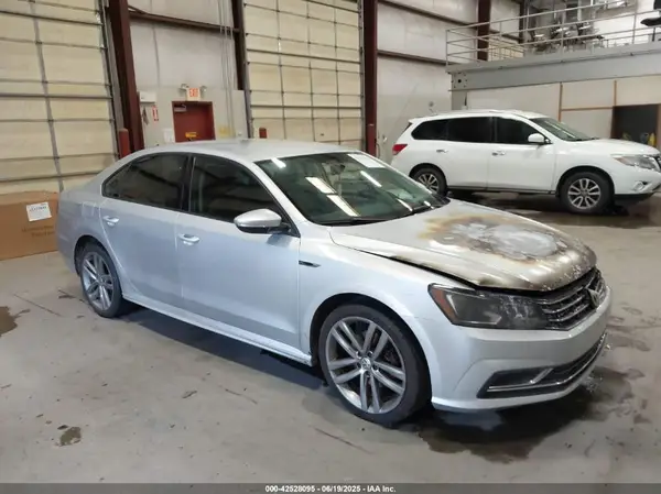 1VWAA7A34JC016783 2018 VOLKSWAGEN PASSAT - Image 1