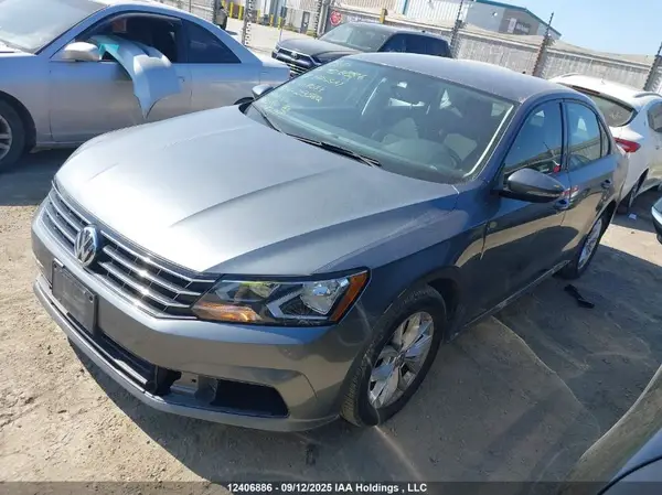 1VWAA7A34JC018033 2018 VOLKSWAGEN PASSAT - Image 2