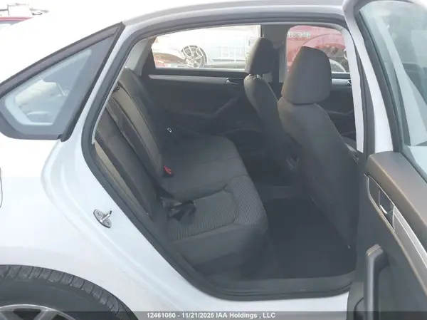 1VWAA7A34JC018601 2018 VOLKSWAGEN PASSAT - Image 8