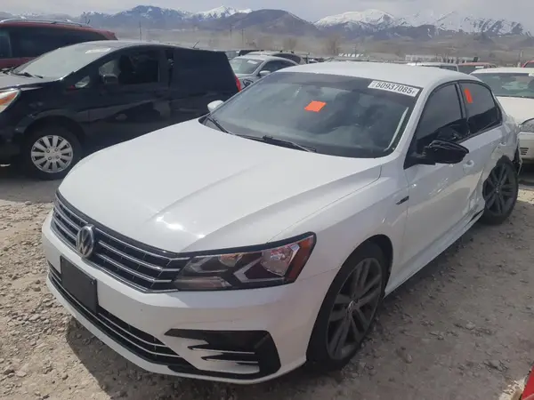1VWAA7A34JC020218 2018 VOLKSWAGEN PASSAT - Image 1