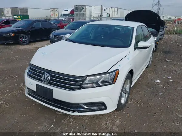 1VWAA7A34JC031557 2018 VOLKSWAGEN PASSAT - Image 2