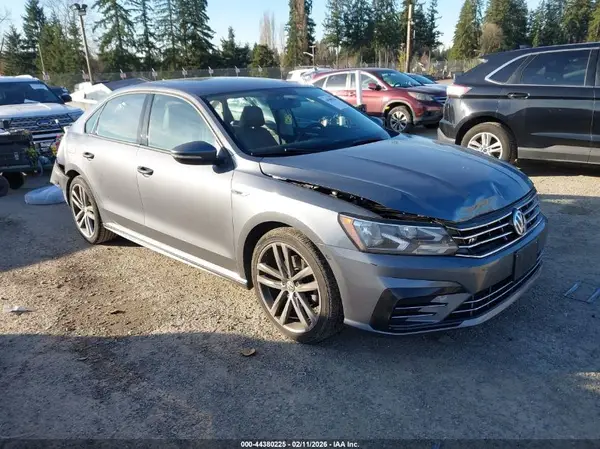 1VWAA7A34JC032370 2018 VOLKSWAGEN PASSAT - Image 1