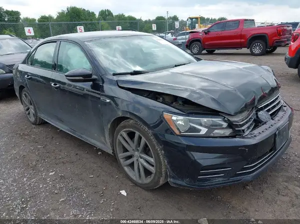1VWAA7A34JC033891 2018 VOLKSWAGEN PASSAT - Image 1