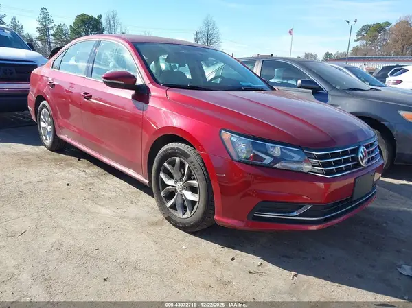 1VWAA7A34JC044261 2018 VOLKSWAGEN PASSAT - Image 1