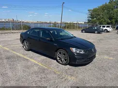 1VWAA7A34JC046785 2018 VOLKSWAGEN PASSAT