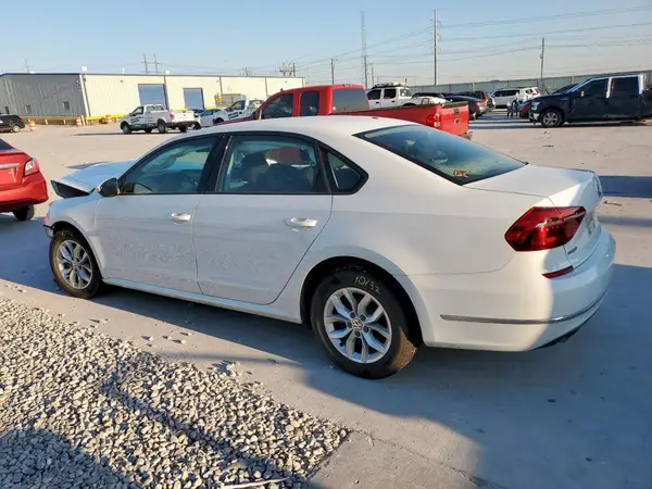 1VWAA7A34JC047936 2018 VOLKSWAGEN PASSAT - Image 2