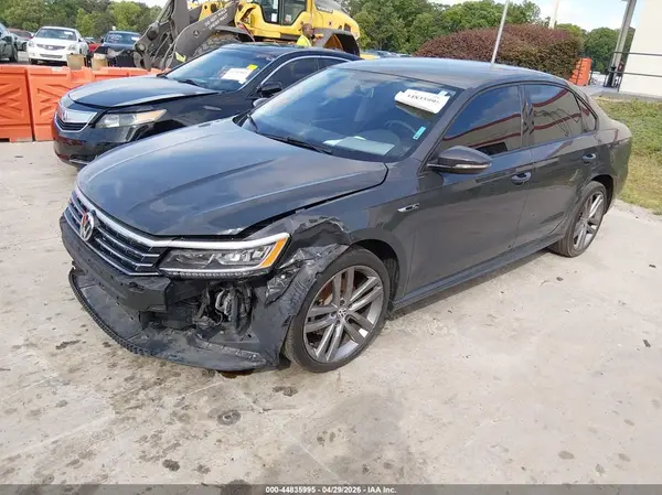 1VWAA7A35JC006036 2018 VOLKSWAGEN PASSAT - Image 2