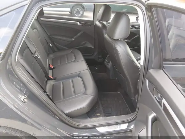 1VWAA7A35JC006036 2018 VOLKSWAGEN PASSAT - Image 8