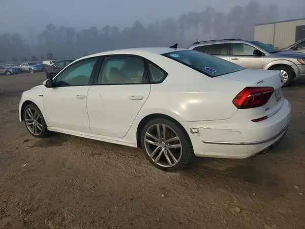 1VWAA7A35JC007087 2018 VOLKSWAGEN PASSAT - Image 2