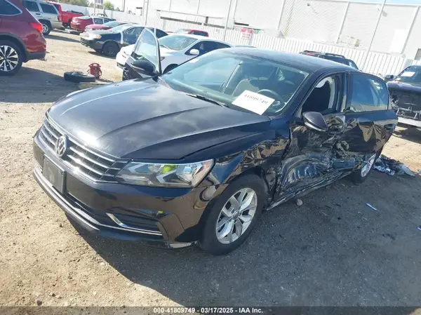 1VWAA7A35JC007347 2018 VOLKSWAGEN PASSAT - Image 2