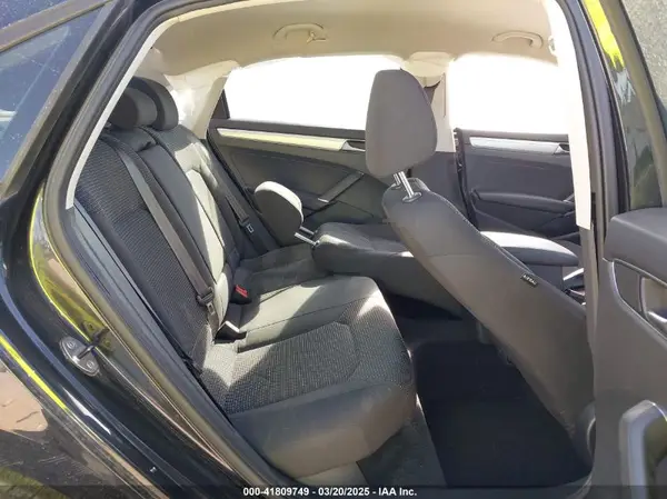 1VWAA7A35JC007347 2018 VOLKSWAGEN PASSAT - Image 8