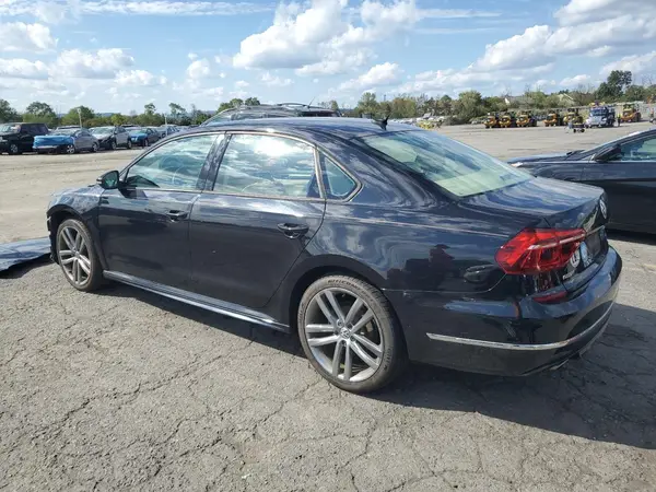 1VWAA7A35JC011060 2018 VOLKSWAGEN PASSAT - Image 2