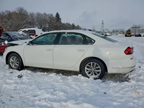 1VWAA7A35JC031373 2018 VOLKSWAGEN PASSAT - Image 2