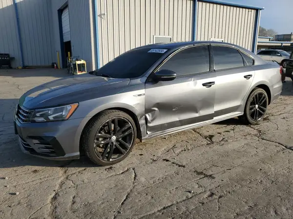 1VWAA7A35JC032295 2018 VOLKSWAGEN PASSAT - Image 1