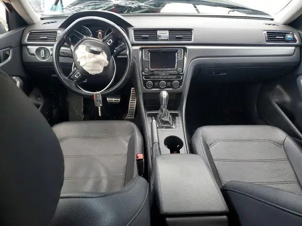 1VWAA7A35JC032555 2018 VOLKSWAGEN PASSAT - Image 8
