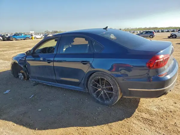 1VWAA7A35JC035813 2018 VOLKSWAGEN PASSAT - Image 2