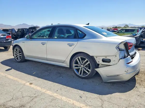 1VWAA7A35JC039781 2018 VOLKSWAGEN PASSAT - Image 2