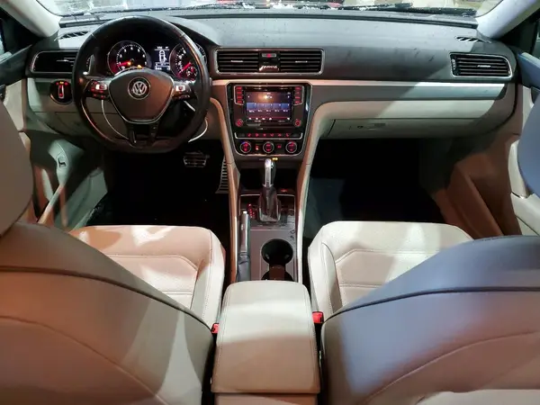 1VWAA7A35JC043376 2018 VOLKSWAGEN PASSAT - Image 8