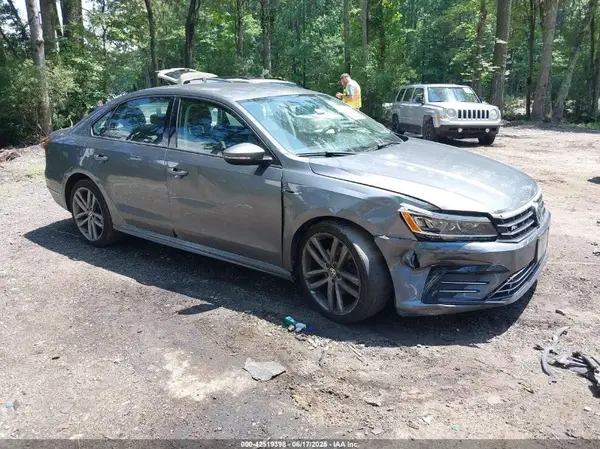 1VWAA7A35JC045189 2018 VOLKSWAGEN PASSAT - Image 1