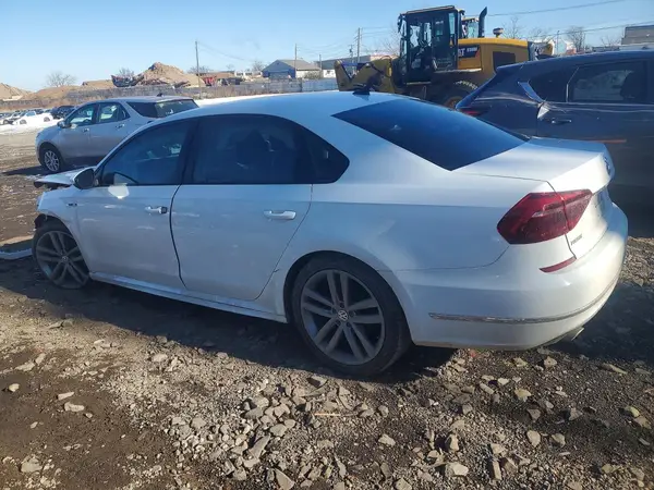 1VWAA7A35JC047833 2018 VOLKSWAGEN PASSAT - Image 2