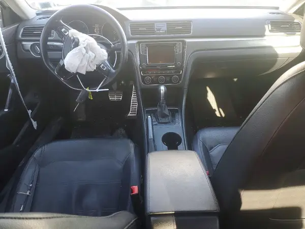 1VWAA7A35JC047833 2018 VOLKSWAGEN PASSAT - Image 8