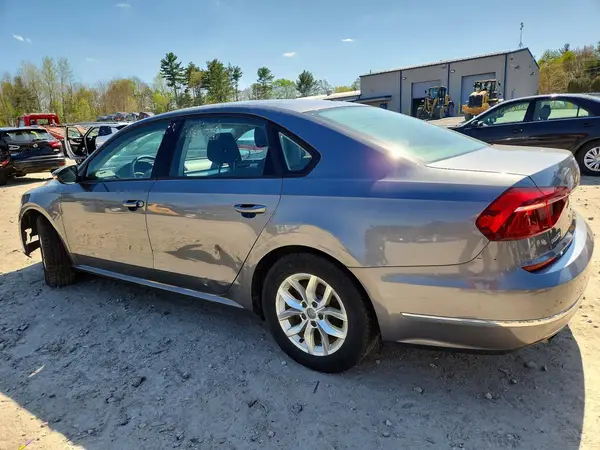 1VWAA7A36JC000598 2018 VOLKSWAGEN PASSAT - Image 2