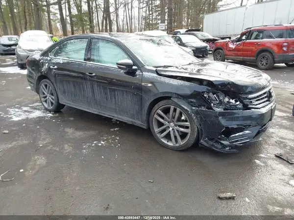 1VWAA7A36JC001024 2018 VOLKSWAGEN PASSAT - Image 1