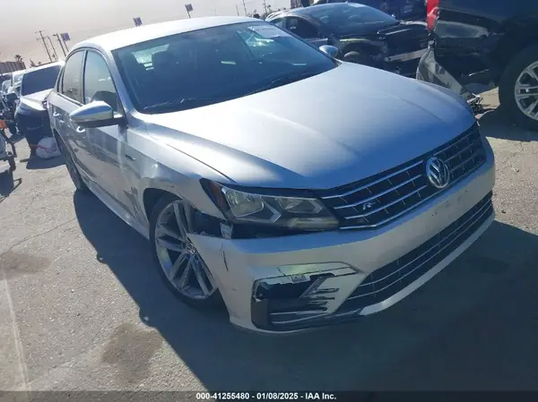 1VWAA7A36JC006207 2018 VOLKSWAGEN PASSAT - Image 1