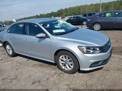 1VWAA7A36JC011598 2018 VOLKSWAGEN PASSAT