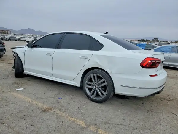 1VWAA7A36JC016722 2018 VOLKSWAGEN PASSAT - Image 2